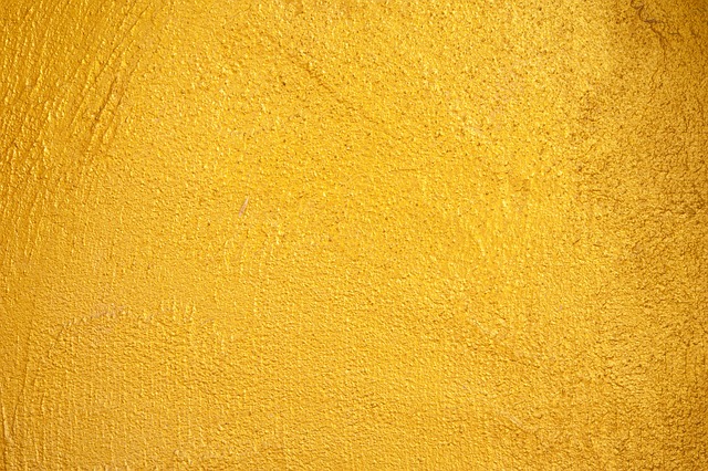 Glamour aan je muren: de opkomst van goud behang